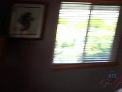 Amateur, Rubia, Mamada, Penetracion con dedos, Despelote, Masturbación, Aceite, Pov