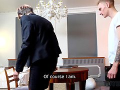 Geile alte tussi, Kehlenfick, Hd, Reif, Milf, Russisch, Kurzes haar, Student