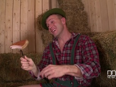 Blondine, Bauernhof, Füsse, Fingern, Französisch, Hardcore, Muschi, Rasiert