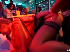 Rubia, Linda, Bailar, Penetracion con puños, Interracial, Orgía, Chorro, Intercambio de parejas