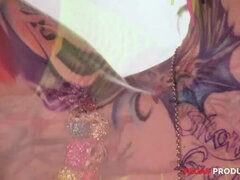 素人, ヨーロピアン, 指いじり, フランス人, オーガズム, 剃毛, ストッキング, タトゥー