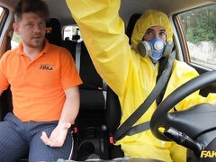 Blasen, Auto, Handjob, Lecken, Milf, Höschen, Strümpfe, Entkleiden