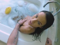 Nana, Grosse bite, Sucer une bite, Brunette brune, Gorge profonde, Érotique, Nue  à poil, Seins naturels