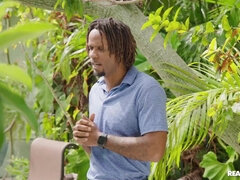 Gros seins, Sucer une bite, Hard, Hd, Seins naturels, Actrice du porno, Tatouage, Nénés