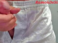 Leie, Sadomasochismus, Spermaladung, Massage, Masturbation, Muskel, Satin, Tätowierung
