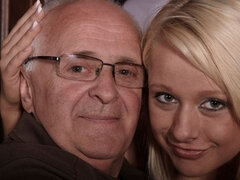 Kont, Slaapkamer, Blond, Pijpbeurt, Handbeurt, Zoenen, Natuurlijke tieten, Geschoren