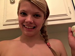 Braunhaarige, Dildo, Hardcore, Lecken, Masturbation, Jungendliche (18+), Titten, Spielzeuge