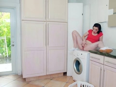 Cul, Sucer une bite, Brunette brune, En levrette, Masturbation, Petite femme, Chatte, Tatouage