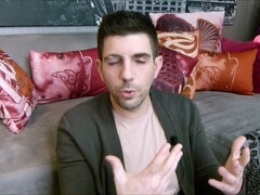 В клубе, Игрушки