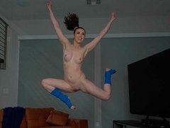 Incroyable, Gros cul, Sucer une bite, Brunette brune, En levrette, Branlette thaïlandaise, Seins naturels, Nénés