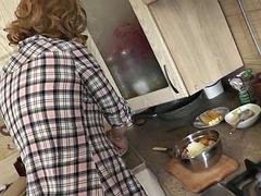 デカパイ, キッチン, 淫乱熟女, パンティ, 公共, オマンコ, 一人, ストッキング
