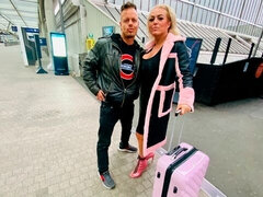 Enthousiasteling, Grote kont, Grote lul, Grote mammen, Kreng, Blond, Rondborstig, Moeder die ik wil neuken