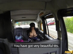 Brunette brune, Voiture, Branlette thaïlandaise, Léchez, De plein air, Chatte, Espagnole, Fessée