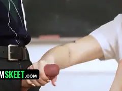 Blonde, Sucer une bite, Gorge profonde, Le plan cul à quatre, Lunettes, Hd, Embrassement, Petite femme