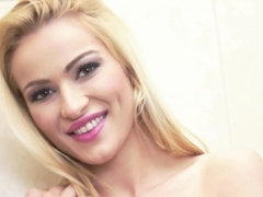 Rubia, Mamada, Polla, Corridas faciales, Masturbación, Ducha