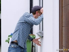 Blasen, Schwanz, Hundestellung, Europäisch, Aufs gesicht abspritzen, Pov, Kurzes haar, Tätowierung