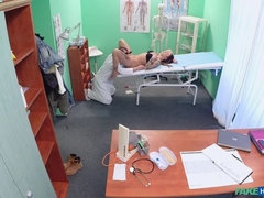 Tromperie, Médecin, Branlette thaïlandaise, Léchez, Bureau, Chatte, Uniforme, Mouillée