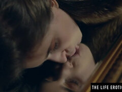 Grosser arsch, Braunhaarige, Vollbusig, Frau, Lingerie, Milf, Rasiert, Titten