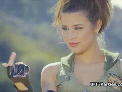 18 jaar, Kwartet, Vriendin, Groep, Hardcore, Feest, Tiener, Uniformpje