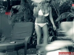 アメリカ人, デカチン, イく瞬間, アウトドア, プール, 魅力的, のぞき, ヤリマンの