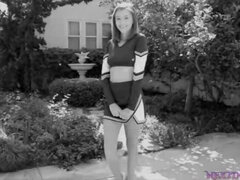 Dormitorio, Mamada, Morena, Tetas naturales, Bragas, Flaco, Adolescente, Tetas