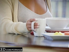 In den arsch, Blasen, Besamung, Doppelpenetration, Flotter vierer, Würgen, Interrassisch, Flotter dreier