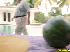 Mamada, Morena, Al aire libre, Pov, Chupando