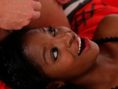 Chambre à dormir, Gros cul, Gros seins, Poupée, Masturbation, Solo, Sperme, Nénés