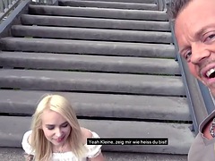 Leie, Tussi, Blasen, Deutsch, Handjob, Öffentlich, Ablutschen, Titten