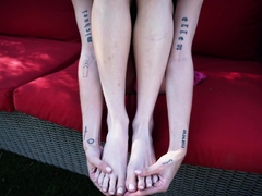 Arsch, Blondine, Masturbation, Im freien, Pov, Realität, Scherzbold, Unter dem rock