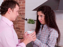 Grote lul, Pijpbeurt, Sperma shot, Hondjeshouding, Sperma in gezicht, Natuurlijke tieten, Klein, Mager