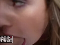 Sucer une bite, Brunette brune, Fétiche, Pov, Adolescente, Plan cul à trois