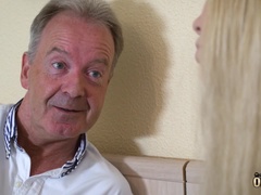 Spermaladung, Kehlenfick, Schwanz, Küssen, Lecken, Zierlich, Piercing, Schlucken