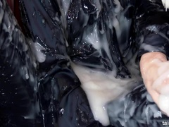 Blondine, Dildo, Latex, Masturbation, Höschen, Satin, Abendanzug, Ablutschen