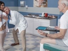 Anal, Gros cul, Gros seins, Brunette brune, Cocu, En levrette, Doigter, Masturbation