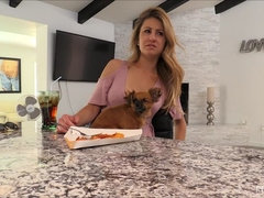 Белье, Мастурбация, Оргазм, На публике, Соло, Чулки, Игрушки, Под юбкой