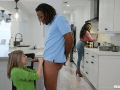 Culo grande, Verga grande, Engañando, Interracial, Lesbiana, Mamá, Puta, Tatuaje