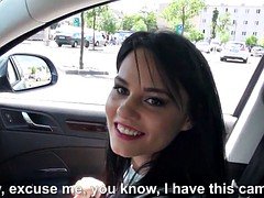 素人, 美女, 公共