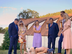 Gros cul, Grosse bite, Gros seins, Blonde, Sucer une bite, Mariée, Masque, Rasée