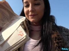 Sucer une bite, Voiture, En levrette, Faciale, Branlette thaïlandaise, De plein air, Pov, Public