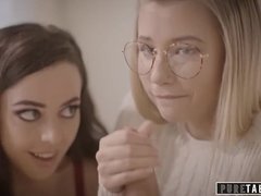 18 años, Rubia, Morena, Gafas, Estrella porno, Medias largas, Tabú, Trio