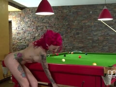 Zwart, Blond, Brits, Hd, Hakken, Lesbisch, Tatoeage, Tieten likken