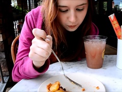 En gros plan de très près, Dansant, Extrême, Béant, Masturbation, Orgasme, Solo, Gicler