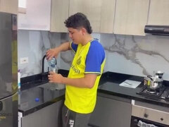 Enthousiasteling, Anaal, Kont, Grote kont, Grote mammen, Huisgemaakt, Latijnse vrouw, Tiener