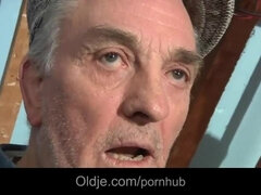 Bruinharig, Hondjeshouding, Dubbele penetratie, Groep, Hd, Rijpe lesbienne, Mager, Trio