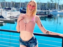 Grote lul, Blond, Pijpbeurt, Hondjeshouding, Natuurlijke tieten, Buiten, Tiener, Tieten likken