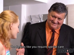 18 jaar, Man die toekijkt, Daddy, Hd, Hongaars, Kut duiken, Zoon, Tiener