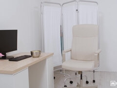 デカパイ, フェラチオ, エロティック, なめる, オマンコ, 現実, 剃毛, 三人