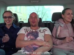 Leie, Blasen, Braunhaarige, Hochschule, Spermaladung, Handjob, Hd, Flotter dreier