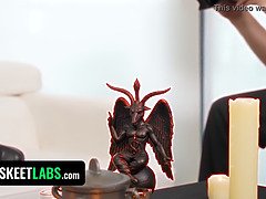 Грудастые, Сперма во рту, Семяизвержение, Глубокая глотка, Затыкание рта, Готки, Колготки, Кричащие